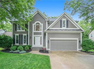 12465 S Hagan Ln, Olathe, KS 66062