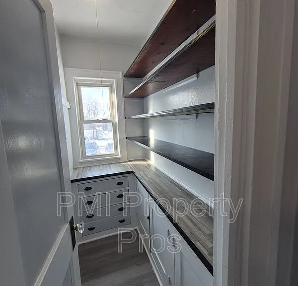 2517 W Hadley St — Photo 10