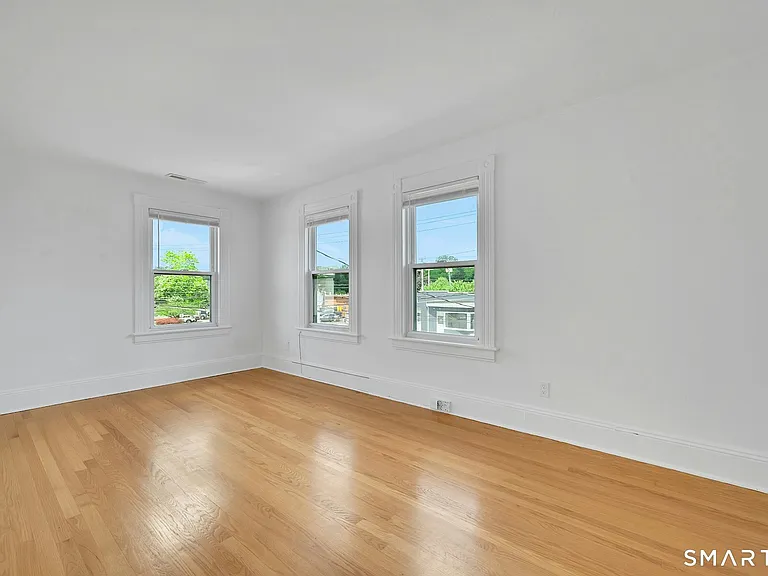 125 Tunxis Hill Rd — Photo 9