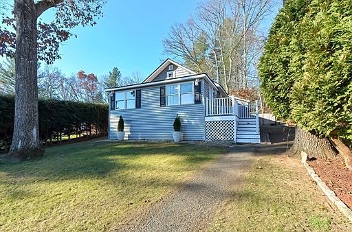 2nd image of 90 Lakeshore Dr