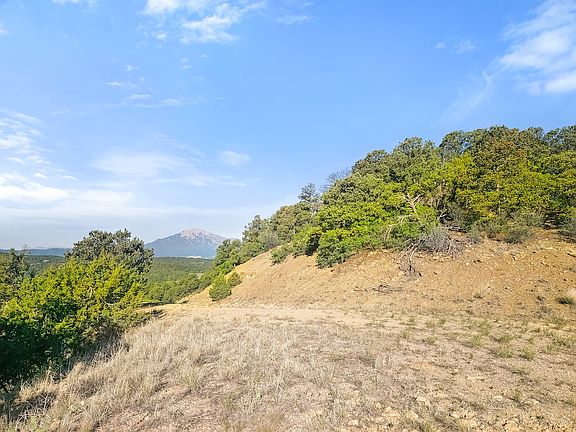 5th image of W Ridge Dr