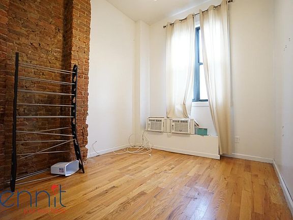 4th image of 112 Walton St #1A
