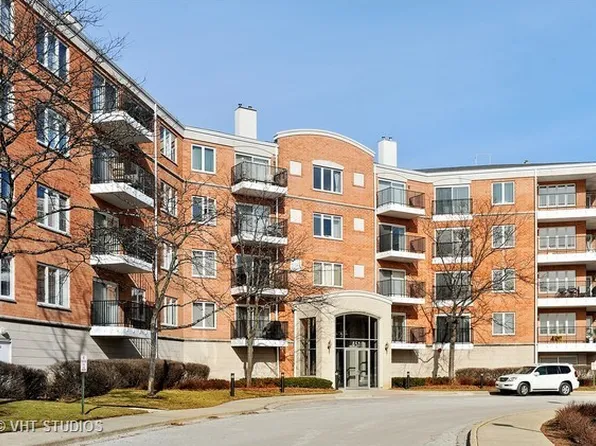 451 Town Place Cir APT 310, Buffalo Grove, IL 60089