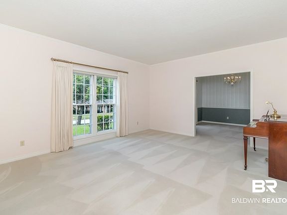 4th image of 4059 Westmoreland Dr S
