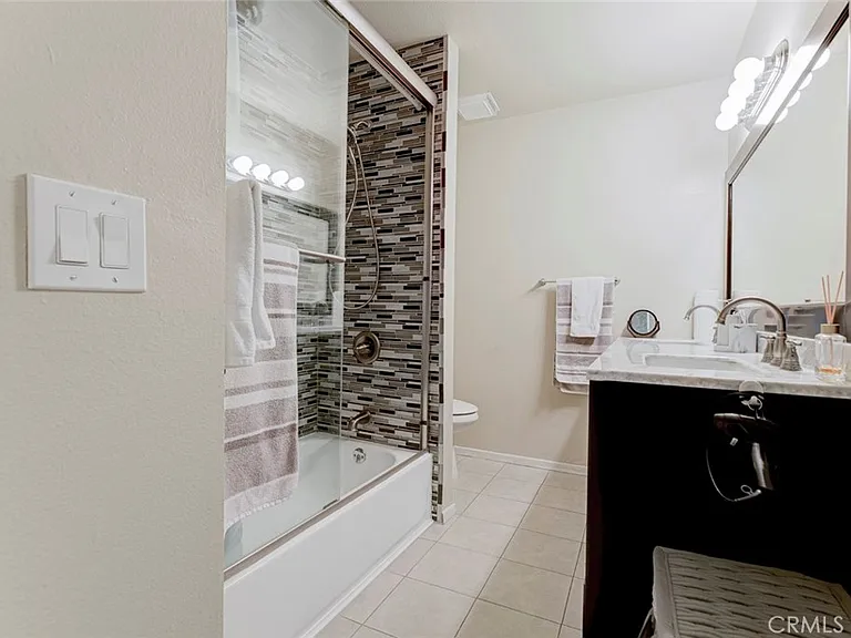 7631 Vineland Ave #2 — Photo 16