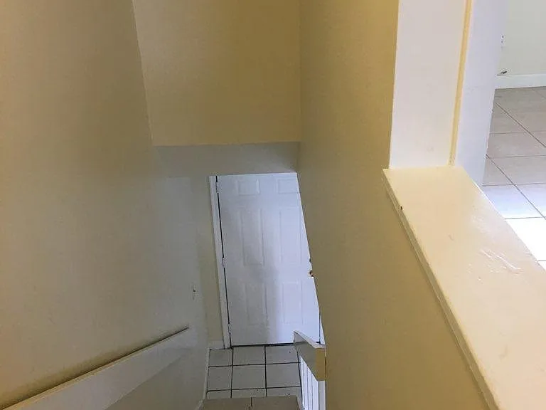 2261 W 53rd St #9 — Photo 18