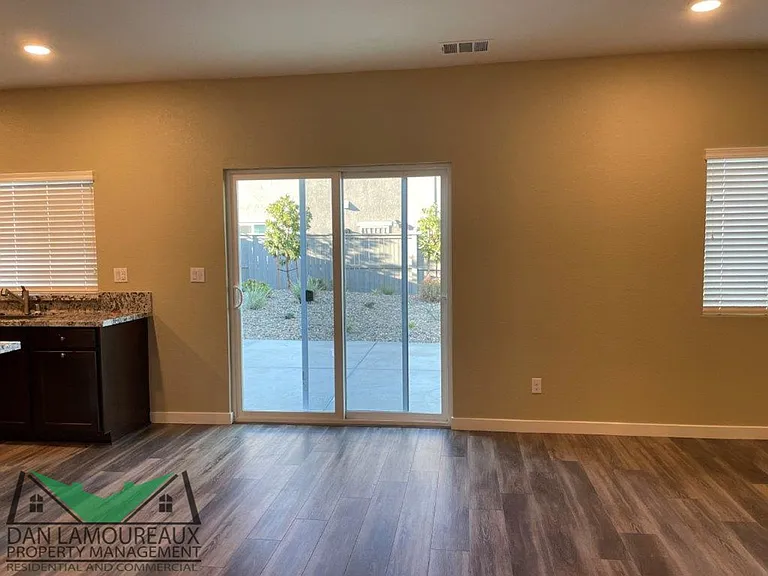 2121 Millsap Pl — Photo 7
