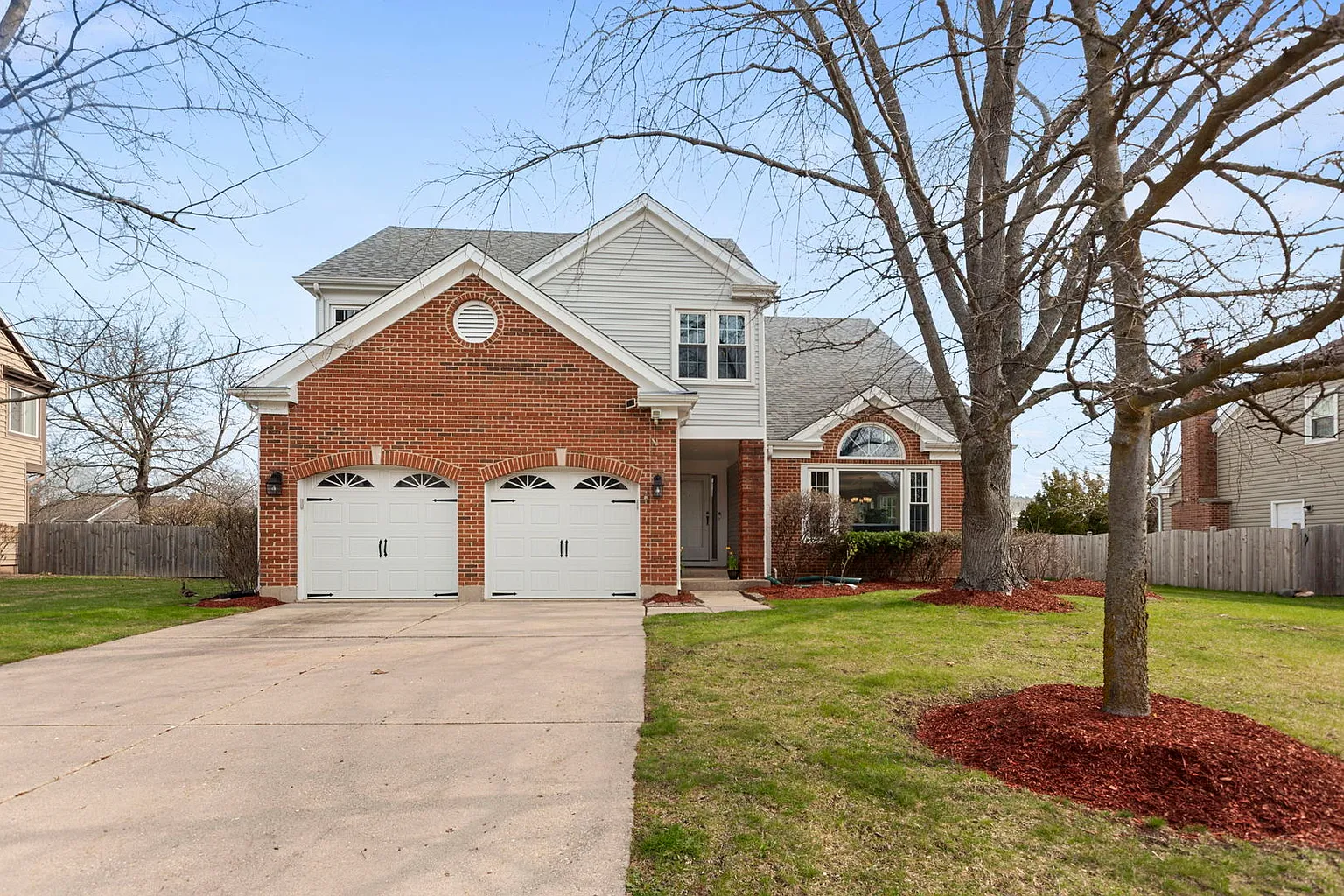 2212 Magnolia Ct W photo 1