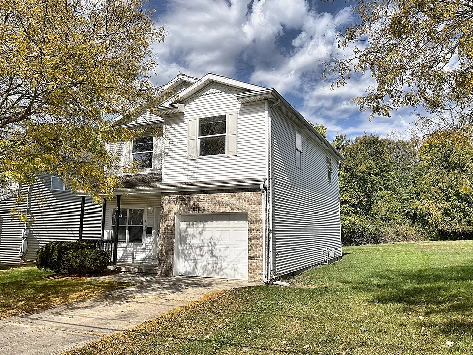 1040 E Main St