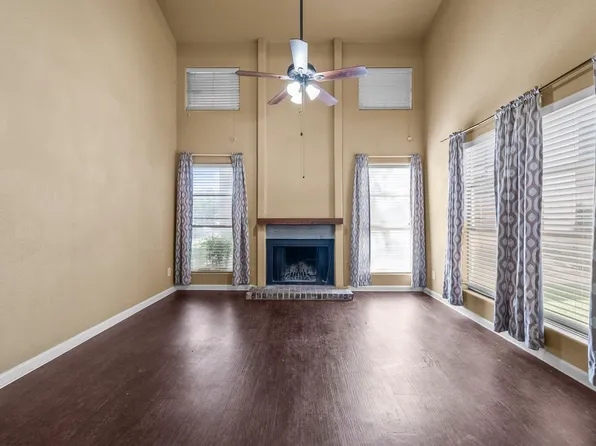 5516 Boca Raton Blvd APT 310, Fort Worth, TX 76112