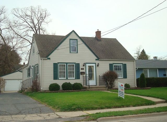 1st image of 325 Merrill Ave