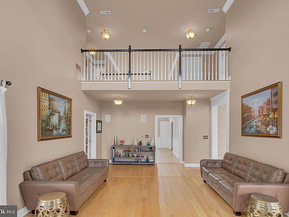 5th image of 2 Dairy Farm Ln