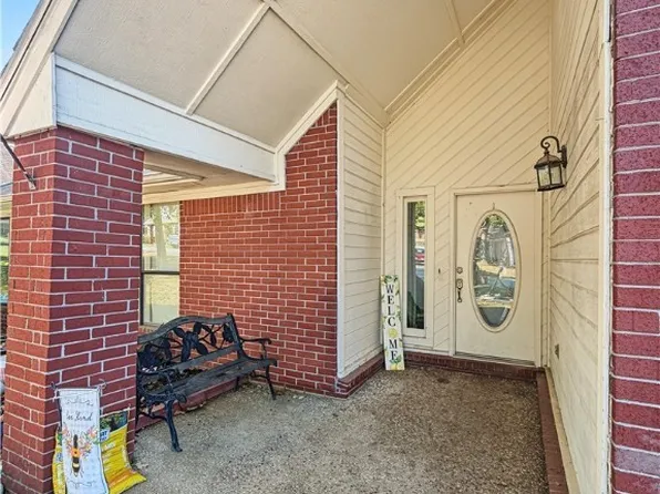 9800 Muirfield Cir, Fort Smith, AR 72908
