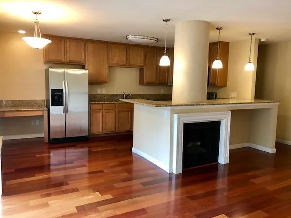 30 Glenwood Cir #299, Monterey, CA 93940