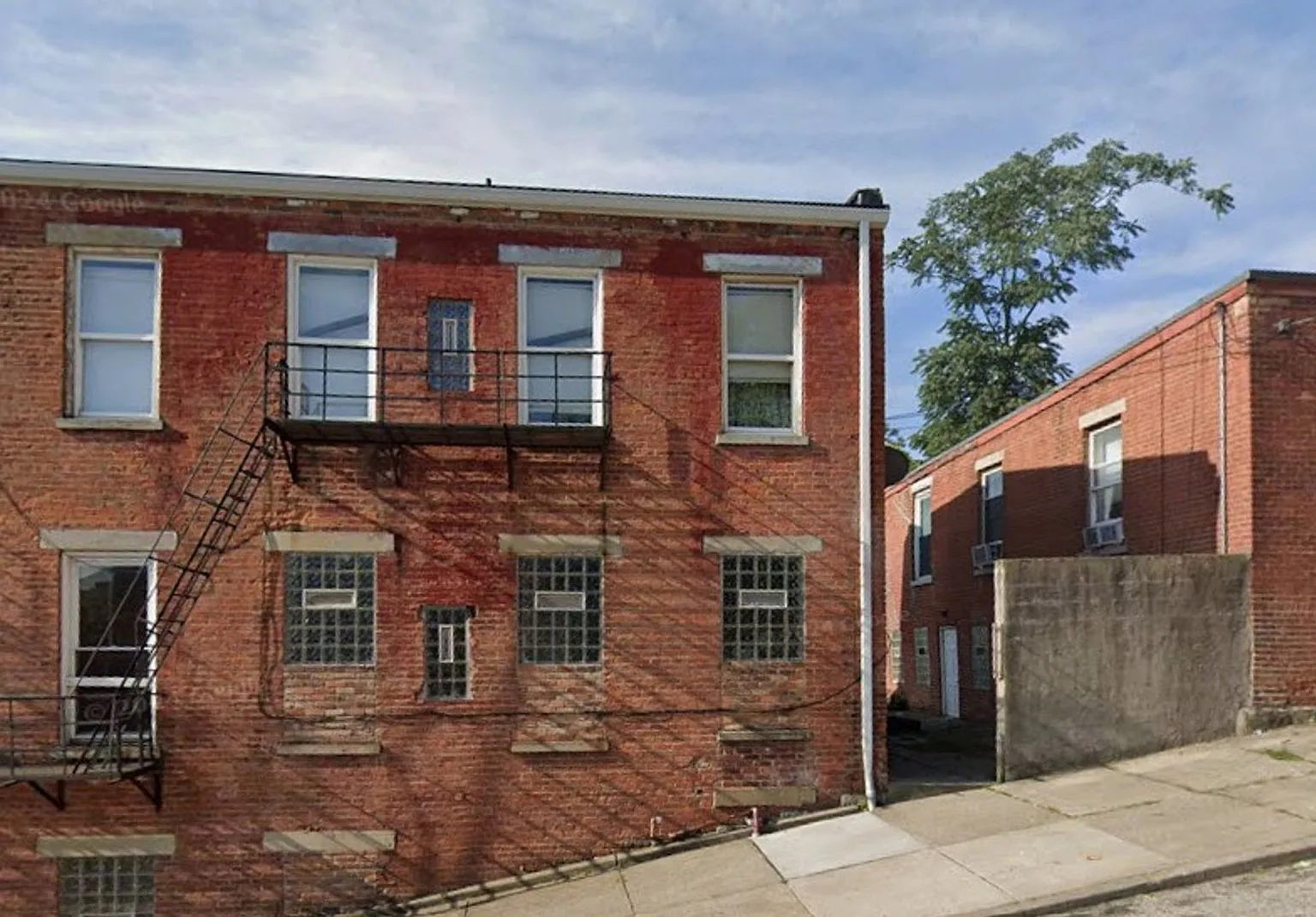 3 bed, 1.0 bath, $1,075 — Photo 1