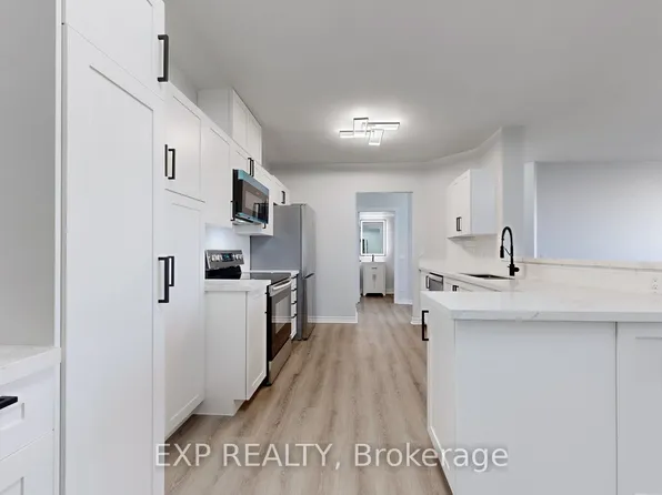 115 Omni Dr #Penthouse 09, Toronto, ON M1P 5B4