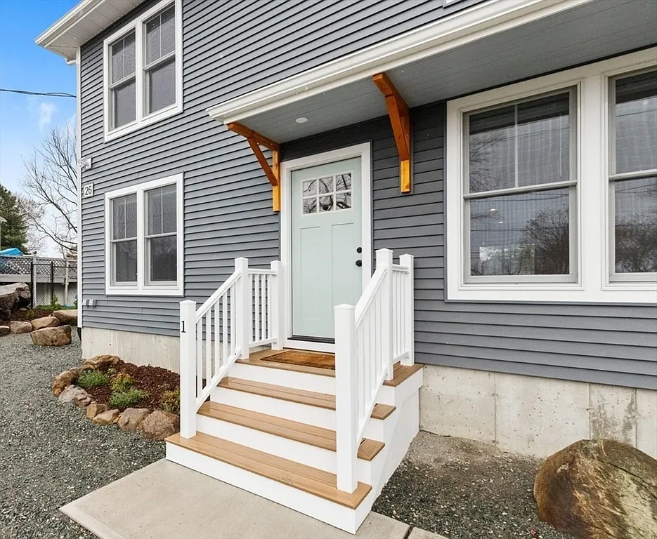 Building Photo - 26 Lyndale Ave #1