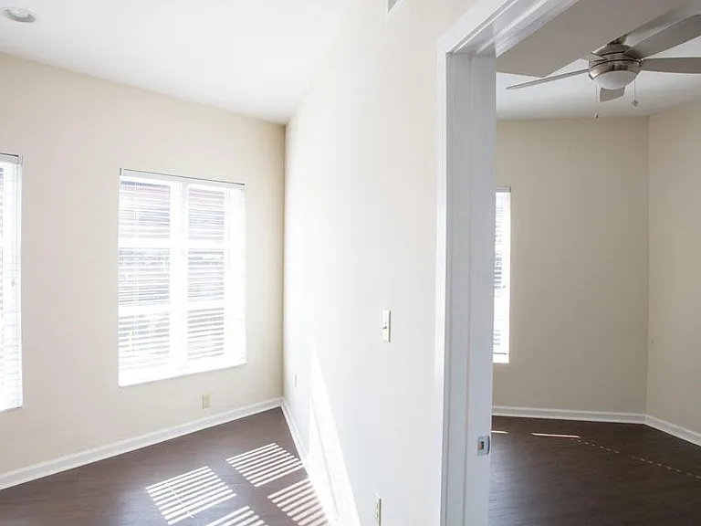 Gramercy Row Apartment Residences — Photo 24
