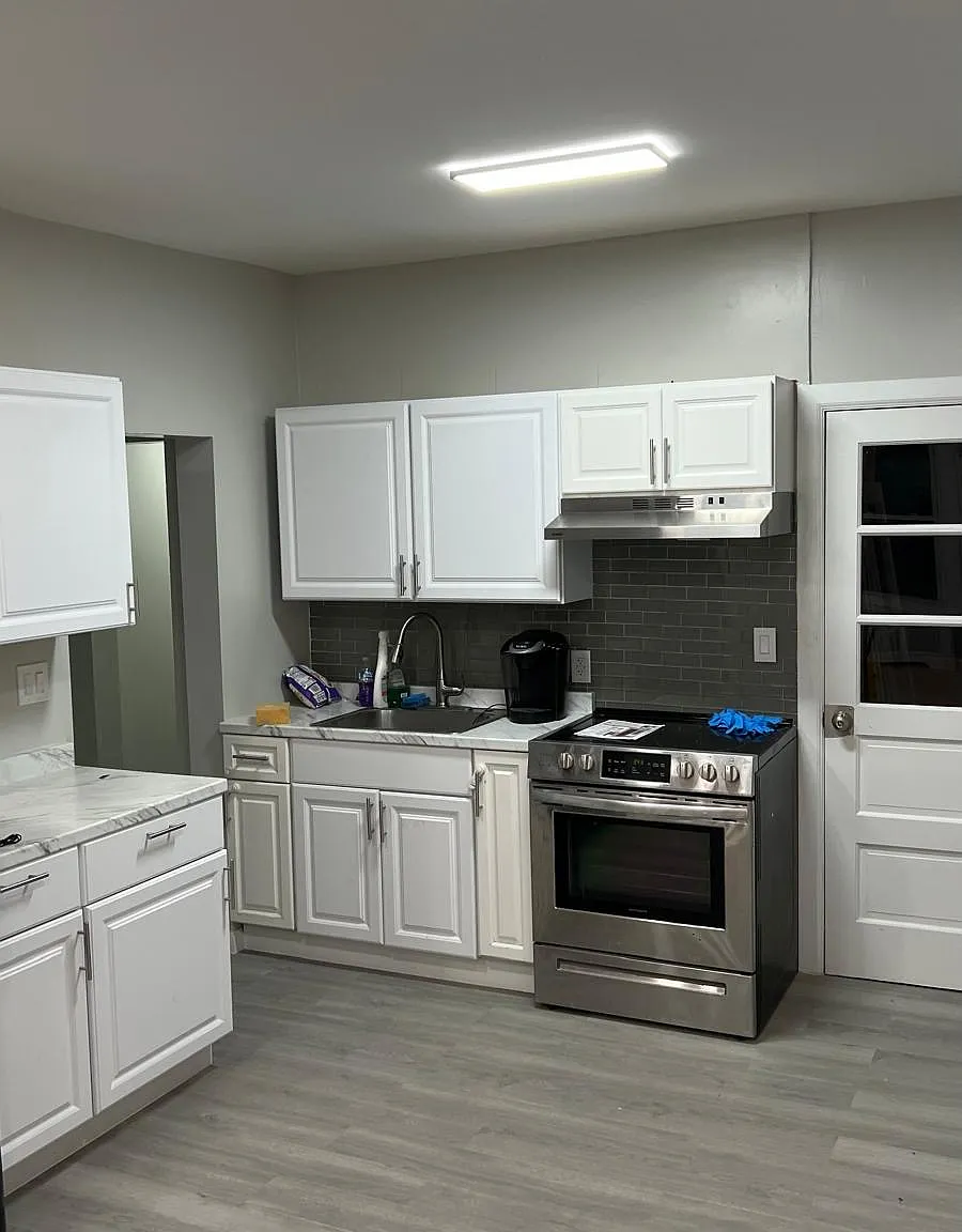 2 bed, 900 sqft, $1,200 — Photo 2