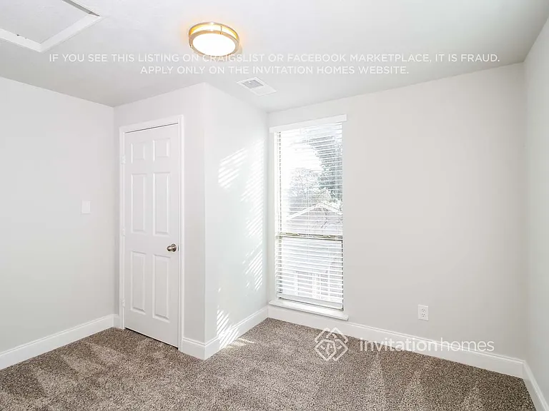 403 E Standifer St #B — Photo 10