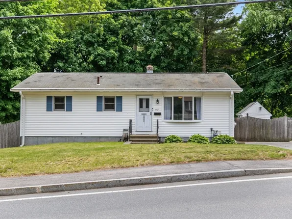 447 Shawsheen St, Tewksbury, MA 01876