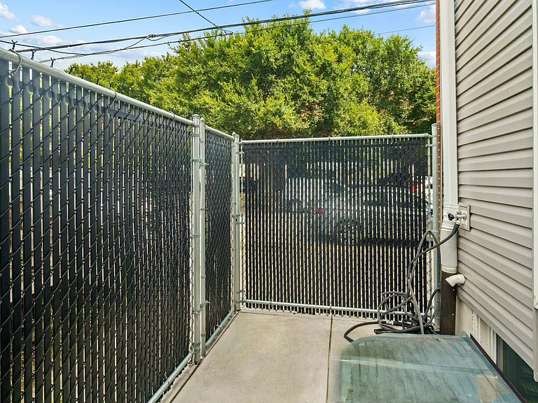 101 Mercy St — Photo 9