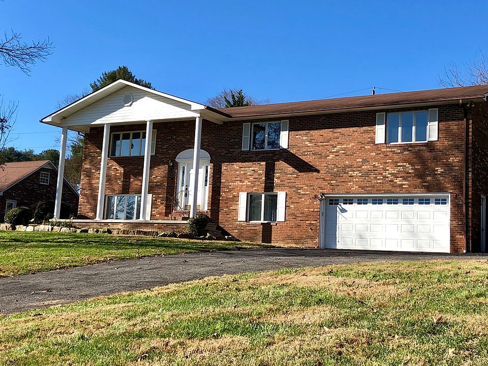 1st image of 414 Levi Ct