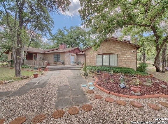 4th image of 1973 Bentwood Dr