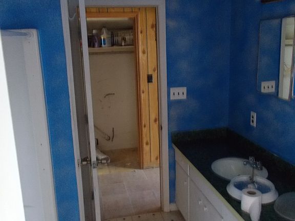 Bathroom View 