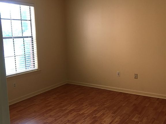 3rd image of 6650 Pondside Cir #1