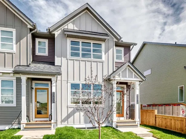 20612 W Sheriff King St SW, Calgary, AB T2X 4N4