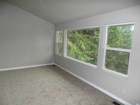 5th image of 12055 Viewcrest Pl NE