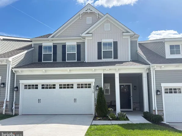 2812 Town View Cir, New Windsor, MD 21776