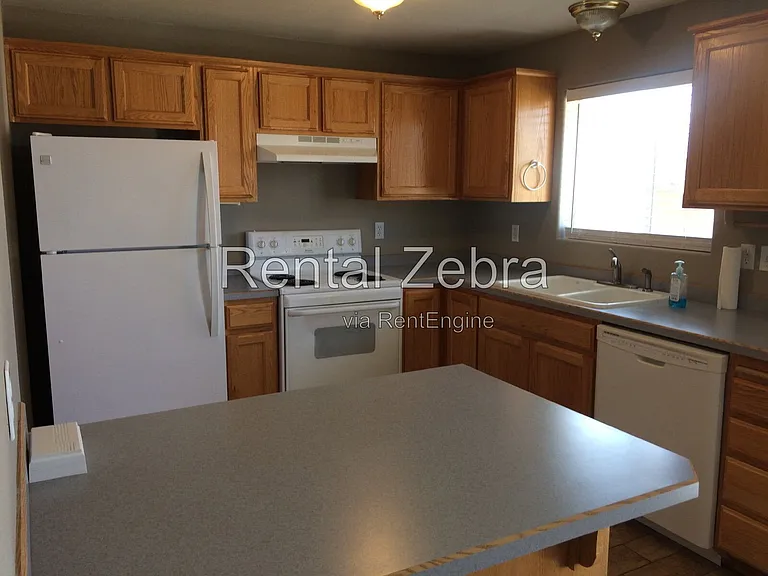 2279 NE Cherry Loop — Photo 4