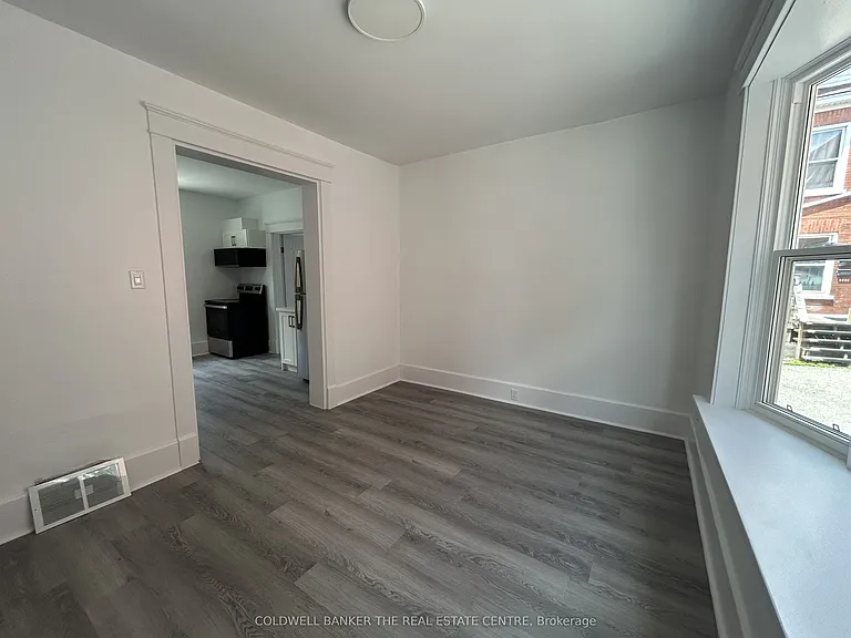 14 Brubacher St — Photo 16