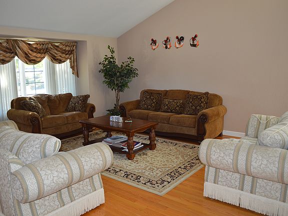 2nd image of 48882 Chardonnay Ct