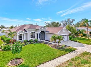 186 Clear Lake Dr, Englewood, FL 34223