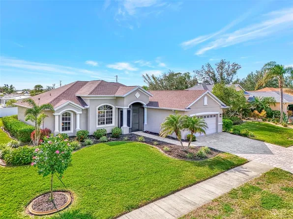 186 Clear Lake Dr, Englewood, FL 34223