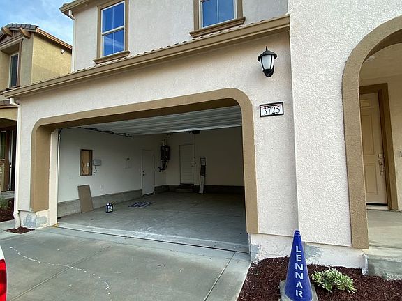 4th image of 3725 Po River Way
