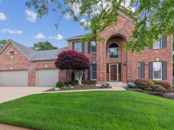 366 Turnberry Place Dr, Ballwin, MO 63011