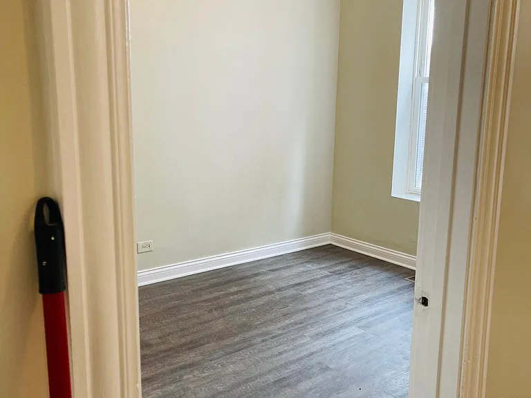 2111 S Drake Ave #1REAR — Photo 3