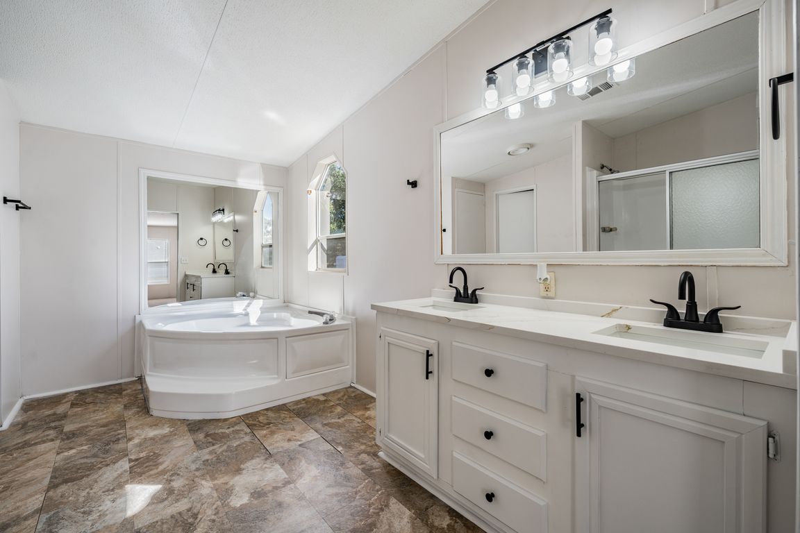 next background image