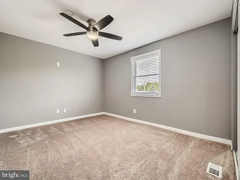 1826 Fairview Ave — Photo 8