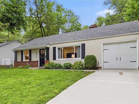 2nd image of 7620 Rainbow Dr