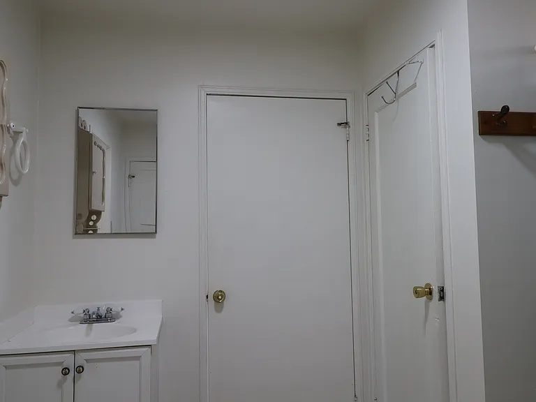 116 S Halcyon Rd — Photo 15