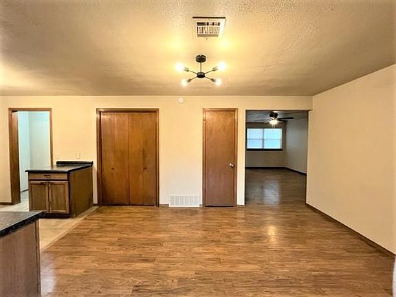 5th image of 3903 SE 14th Pl