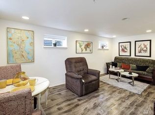 3648 44th Ave SW #B, Seattle, WA 98116