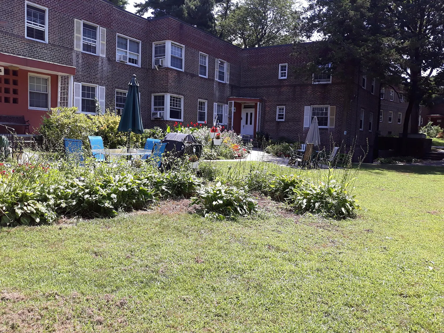 2 bed, 900 sqft, $2,700 — Photo 1
