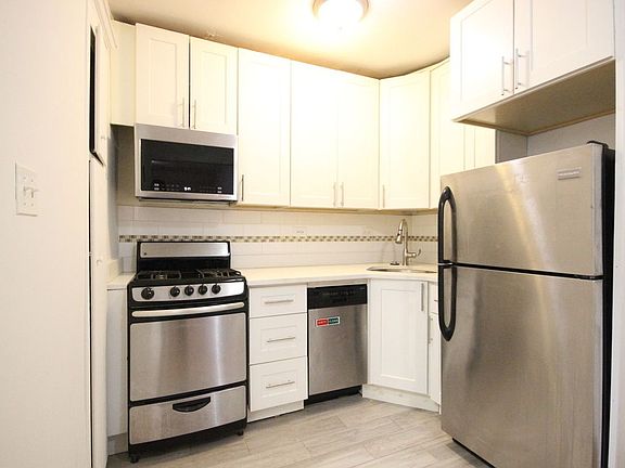 3rd image of 155 W 81st St APT 5F