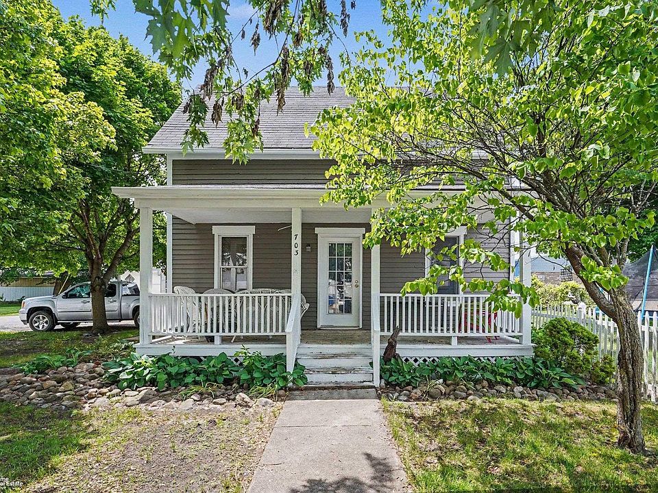 1st image of 703 Brady St